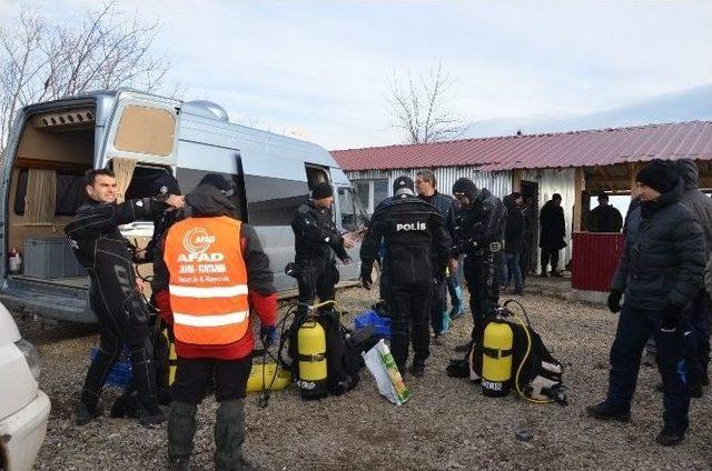 Gölde Kaybolan 4 Kişinin Arama Çalışmaları Devam Ediyor 1