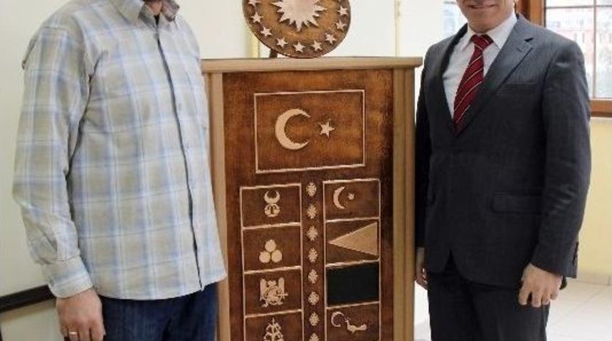 Cumhurbaşkanı Erdoğan&rsquo;a Hemşehrilerinden &rsquo;forslu&rsquo; Hediye