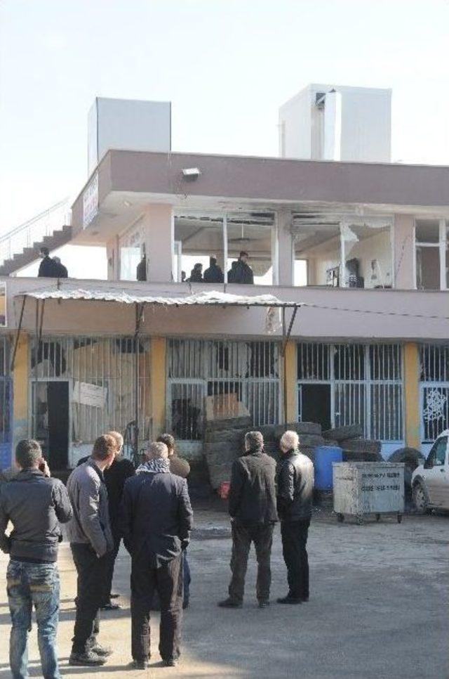 Cizre’de Bir İş Yerine Roket İsabet Etti