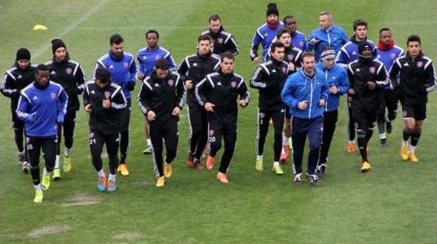 Kardemir karab&uuml;kspor'da beşiktaş hazırlığı