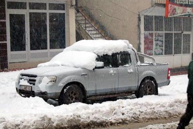 Kar yağışı yüzünden beytüşşebap'a 2 gündür elektrik verilemiyor