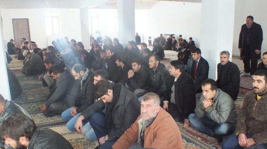 1071 K&uuml;mbet Camii, Hayırseverlerin Yardımlarını Bekliyor