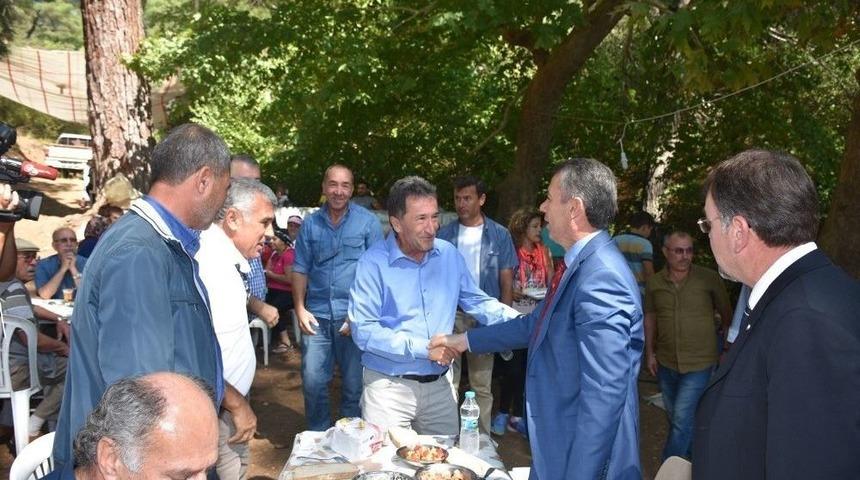 Edremit&rsquo;te Bir Asırlık K&ouml;y Hayrı