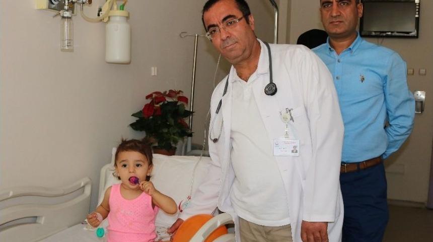 1.5 Yaşındaki &Ccedil;ocuğun Karnından 10 Santimlik Kist &Ccedil;ıktı