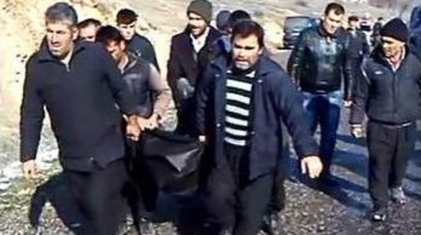 Trakt&ouml;r Şarampole U&ccedil;tu: 1 &Ouml;l&uuml;, 2 Yaralı
