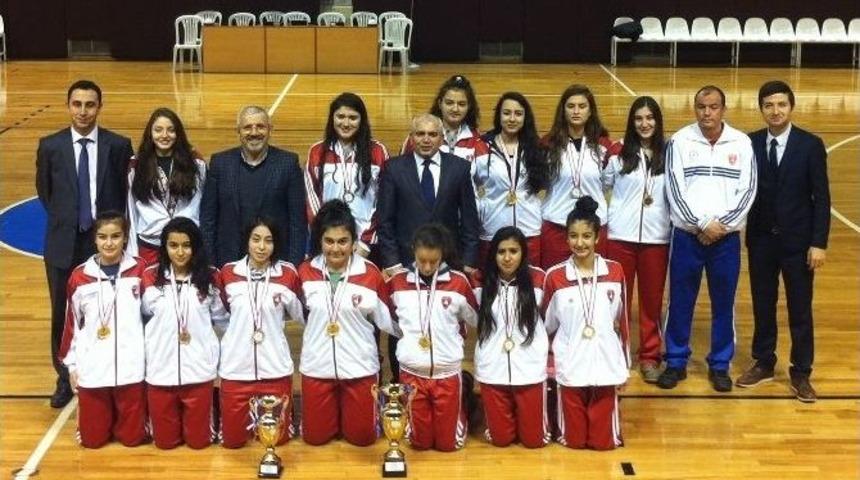&Uuml;cretsiz Kurstan Şampiyonluğa