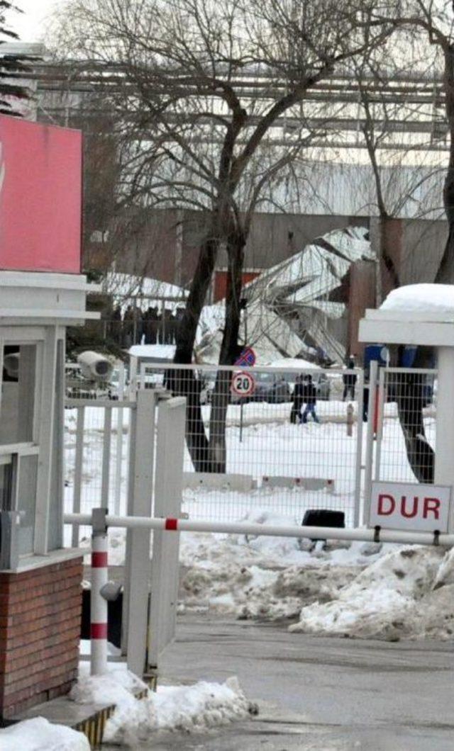 Fabrika Bahçesindeki Garaj Çatısı Çöktü: 5 Kişi Hafif Yaralandı