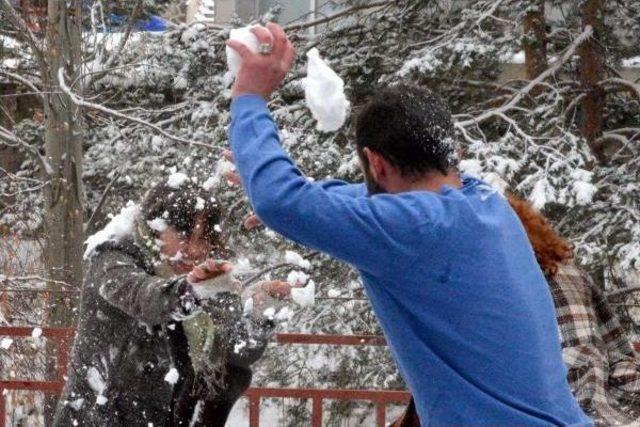 6 &uuml;lkenin gen&ccedil;leri m&uuml;zikle anlaşıyor 2