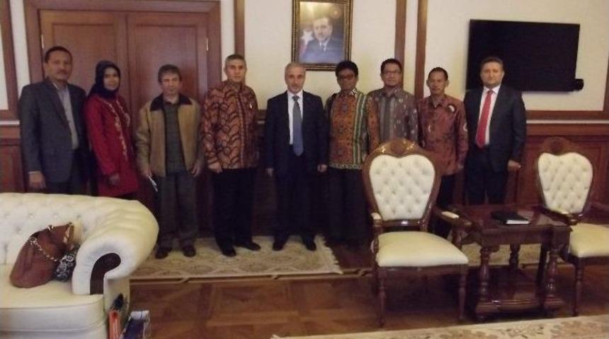 Endonezya Heyeti Vali S&uuml;leyman Kam&ccedil;ı&rsquo;yı Ziyaret Etti