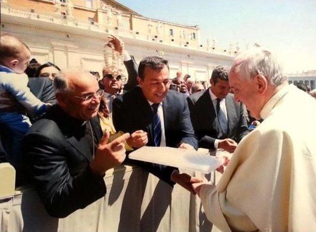 Papa, istanbul ziyaretine onu da davet etti