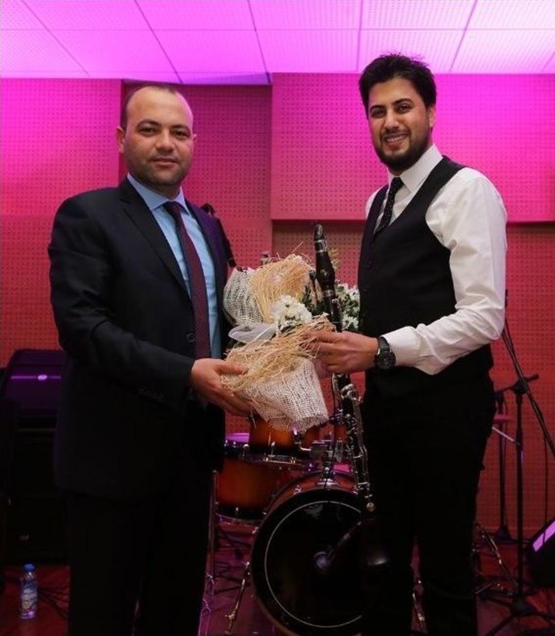 &Uuml;nl&uuml; Klarnet Virt&uuml;&ouml;z&uuml;nden M&uuml;zik Ş&ouml;leni Beğeni Kazandı