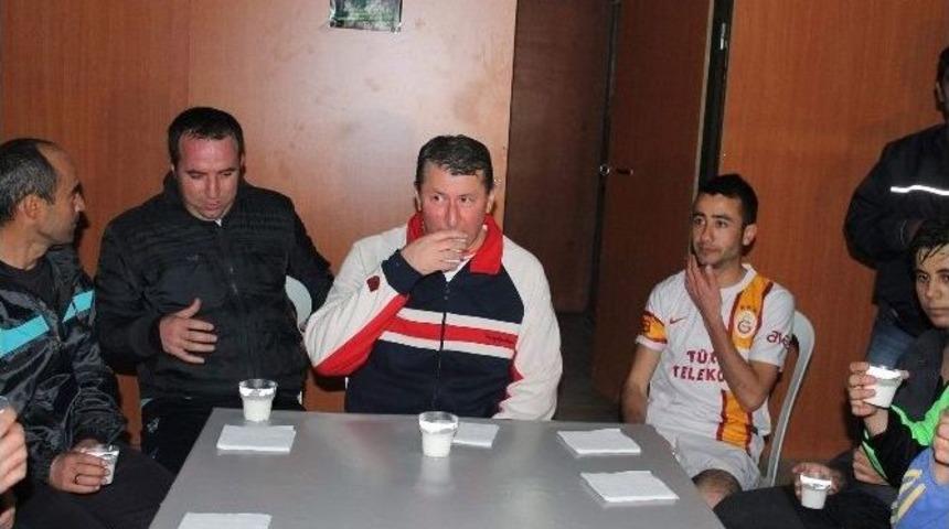 Ereğli&rsquo;de Halı Sahalarda S&uuml;t İkramı