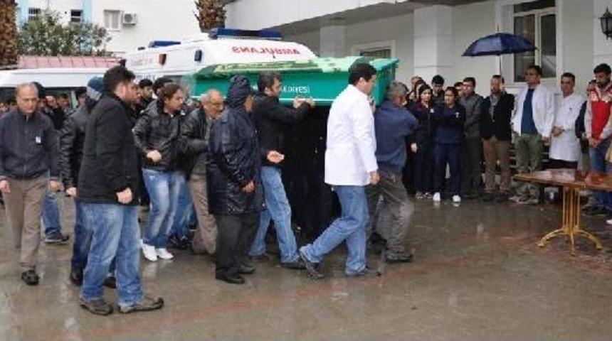 Kazada &Ouml;len Buse Hemşire, Babasının Yanına Defnedildi