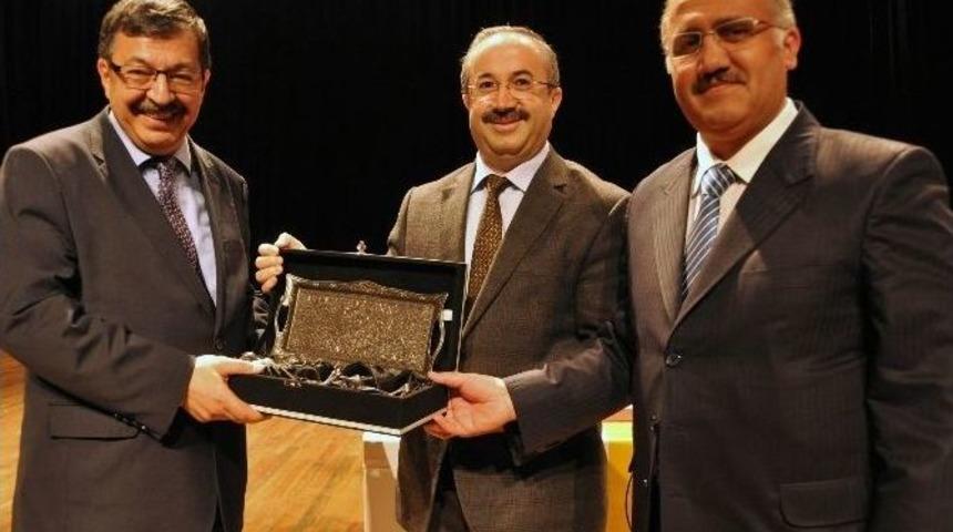 &lsquo;can Veren Pervaneler&rsquo; Dicle &Uuml;niversitesi&rsquo;nde