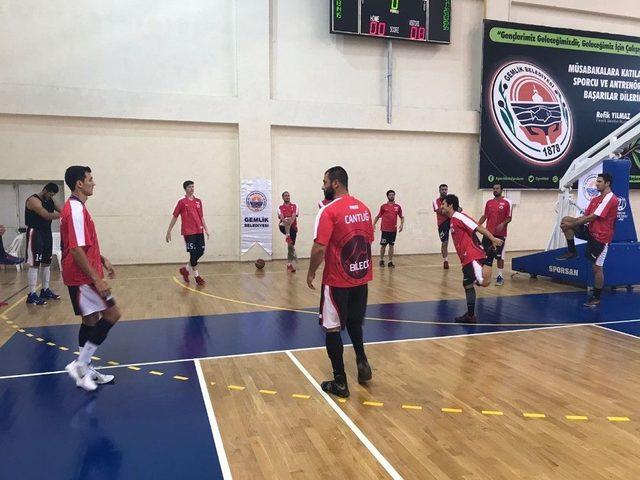 Bilecik Belediyesi Basketbol Kulübü Gemlik Zeytini Basketbol Turnuvası İkinci Bitirdi