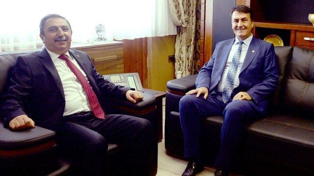 Dündar’dan Bam Başkanı Şahin’e Ziyaret