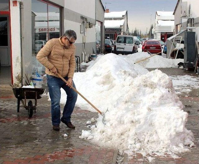 (özel Haber) Kar Ve Dondurucu Hava İkinci El Araç Satışlarını Da Dondurdu