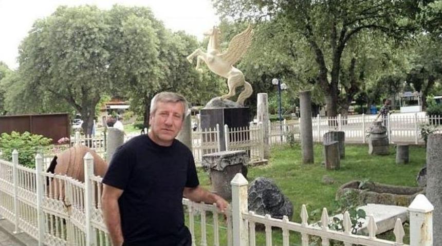 Halı Sahada Kalp Krizi Ge&ccedil;irip &Ouml;ld&uuml;