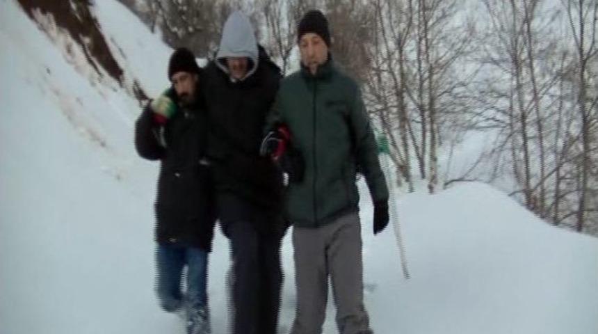 Kulp&rsquo;ta Jandarma 5 Kişiyi Donmak &Uuml;zereyken Kurtardı