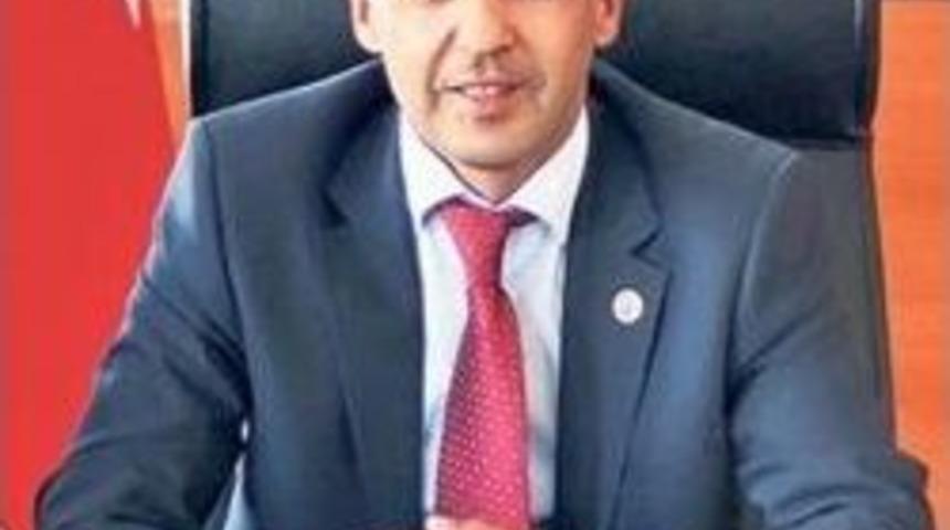 İl&ccedil;e Yolunu Karayolları Yerine Belediye A&ccedil;tı