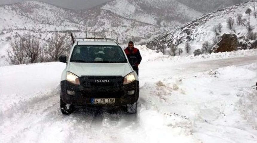 Akedaş Ekipleri Gerger&rsquo;de Kar İle M&uuml;cadele Ediyor