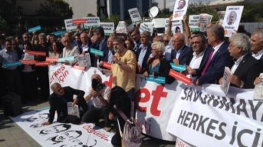 Cumhuriyet Gazetesi Yazar Ve Y&ouml;neticilerinin Yargılandığı Dava &Ouml;ncesi Basın A&ccedil;ıklaması