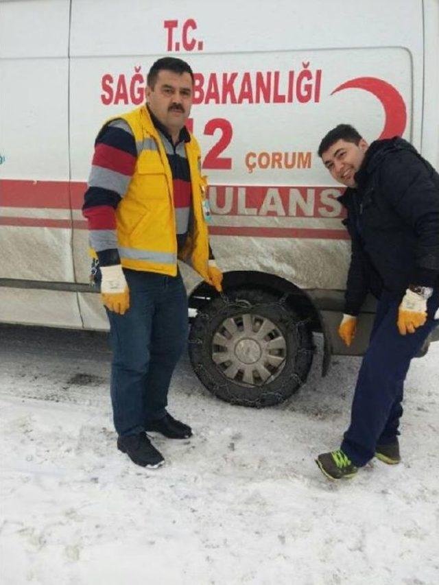 Çorum’Da Yolda Kalan Ambulans Zincir Taktı