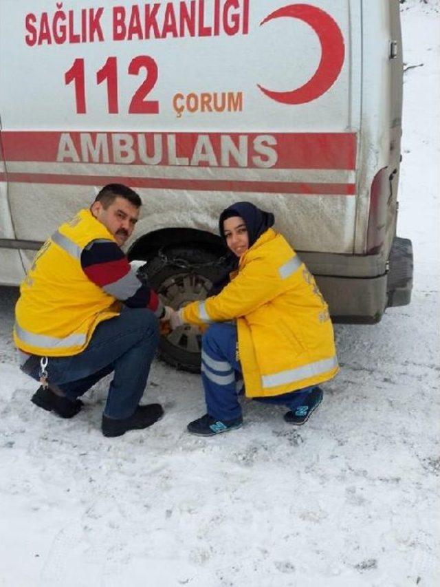 Çorum’Da Yolda Kalan Ambulans Zincir Taktı