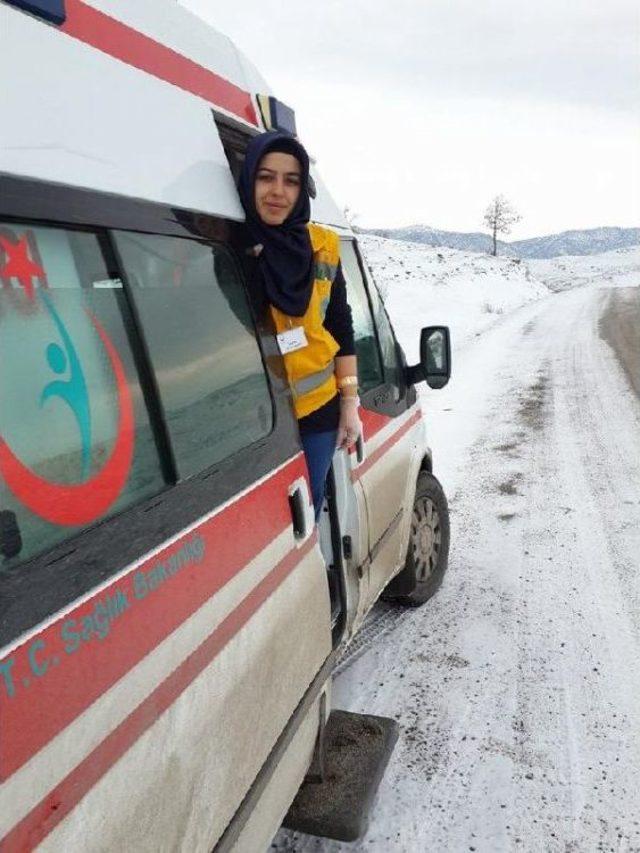 Çorum’Da Yolda Kalan Ambulans Zincir Taktı