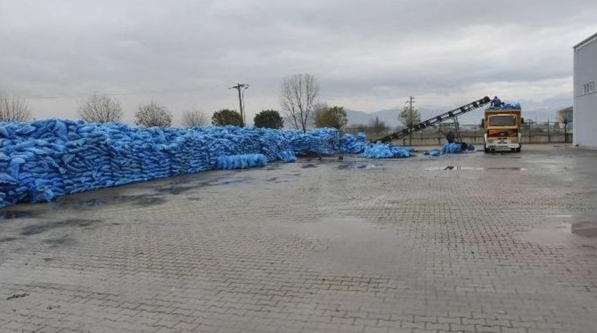 İneg&ouml;l Belediyesi&rsquo;nden Bin 200 Aileye 700 Ton İthal K&ouml;m&uuml;r
