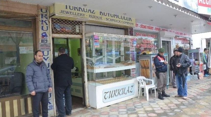 (&ouml;zel Haber) Kuyumcu Soyguncuları G&uuml;venlik Kamerasına Yakalandı