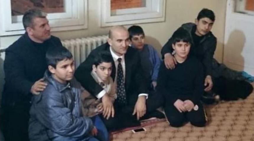 &Uuml;lk&uuml; Ocakları&rsquo;ndan Doğu T&uuml;rkistanlılar&rsquo;a Yardım