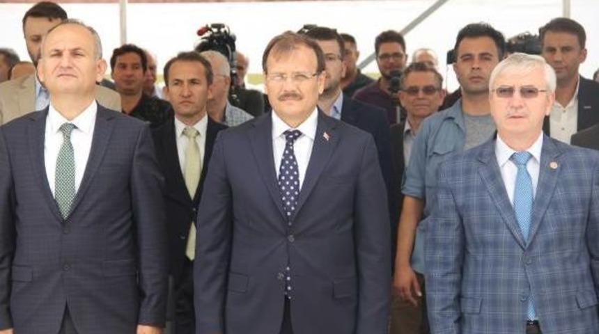 Başbakan Yardımcısı &Ccedil;avuşoğlu: Gen&ccedil;ler, Uyanık Olun