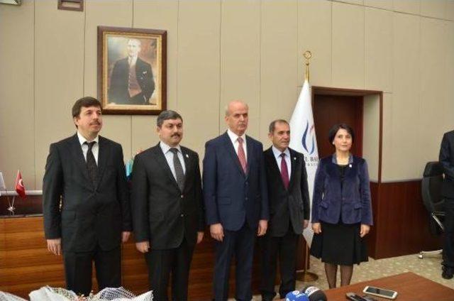 Cbü de rektörlük devir teslimi yapıldı 1