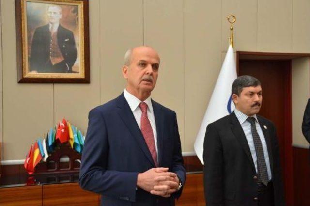 Cbü de rektörlük devir teslimi yapıldı 3