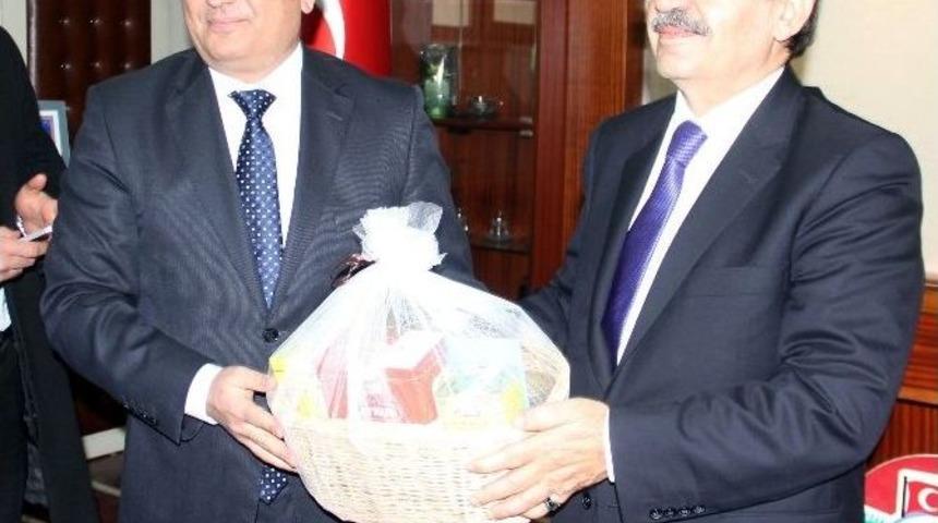 Bakan G&uuml;ll&uuml;ce: "yalova&rsquo;da Kesilen Ağa&ccedil;larla İlgili Konunun İncelenmesi Lazım&rdquo;