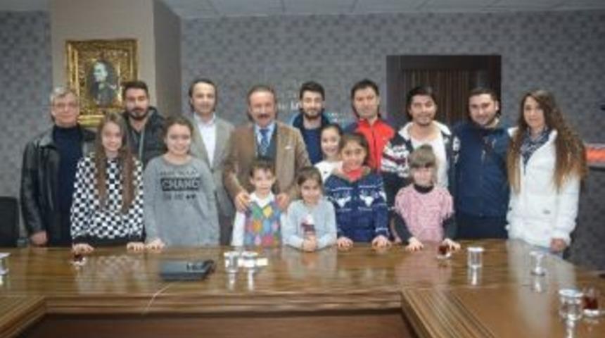 Yıldızlardan Başkan Doğan&rsquo;a Ziyaret