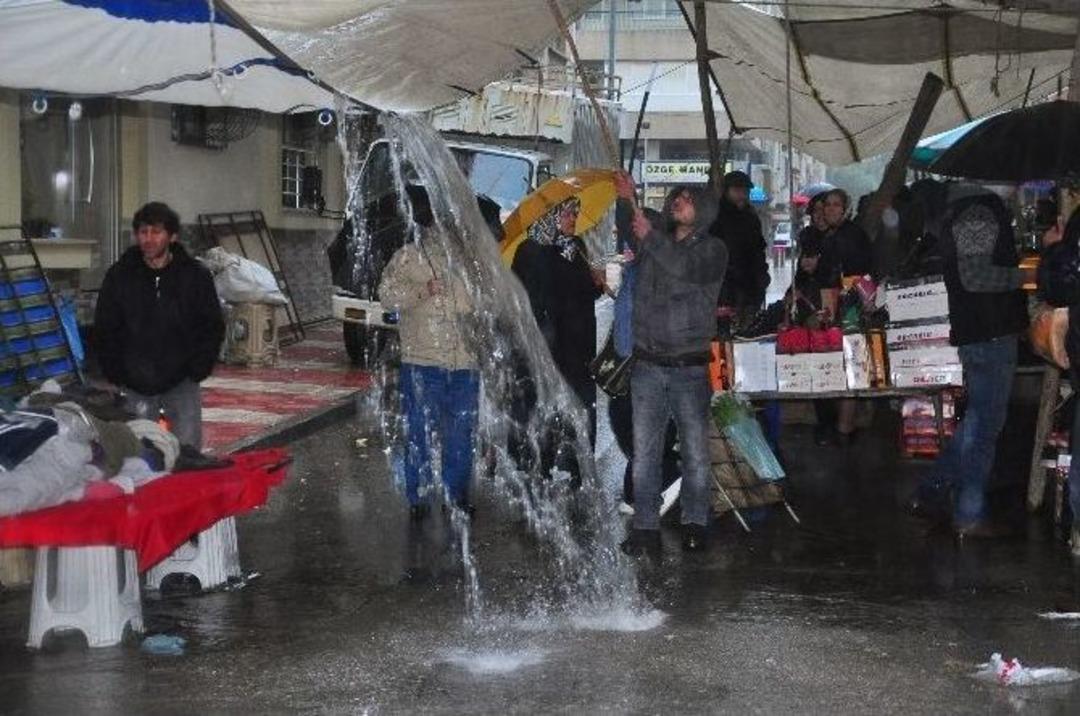Fırtına, Pazaryerini Yerle Bir Etti