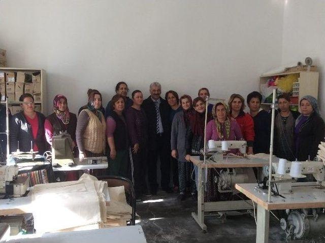 Tyanalı Kadınlar &Uuml;retiyor, Kemerhisar Gelişiyor 1