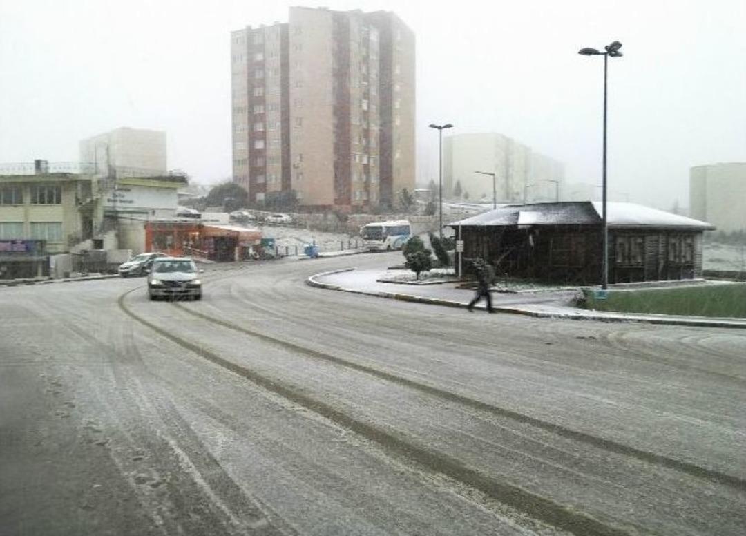 Bandırma&rsquo;da Fırtına Deniz Ulaşımını Aksattı