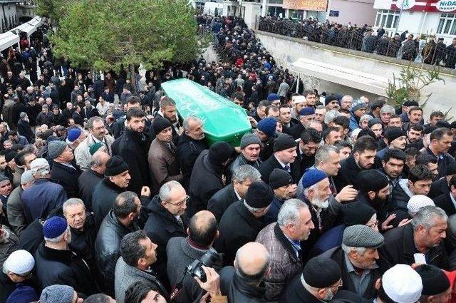 Otob&uuml;s Kazasında Hayatını Kaybeden Şof&ouml;r Son Yolculuğuna Uğurlandı 1