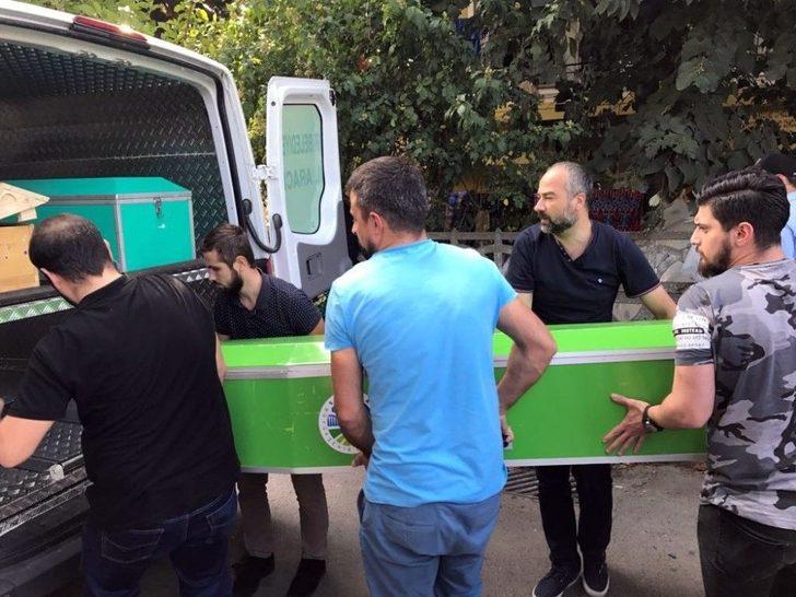 Çatıdan Düşen 91 Yaşındaki Adam Hayatını Kaybetti G4