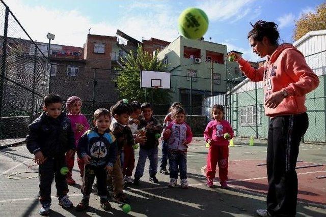 Diyarbakır’da Çocuklara Spor Alışkanlığı Düzenleniyor