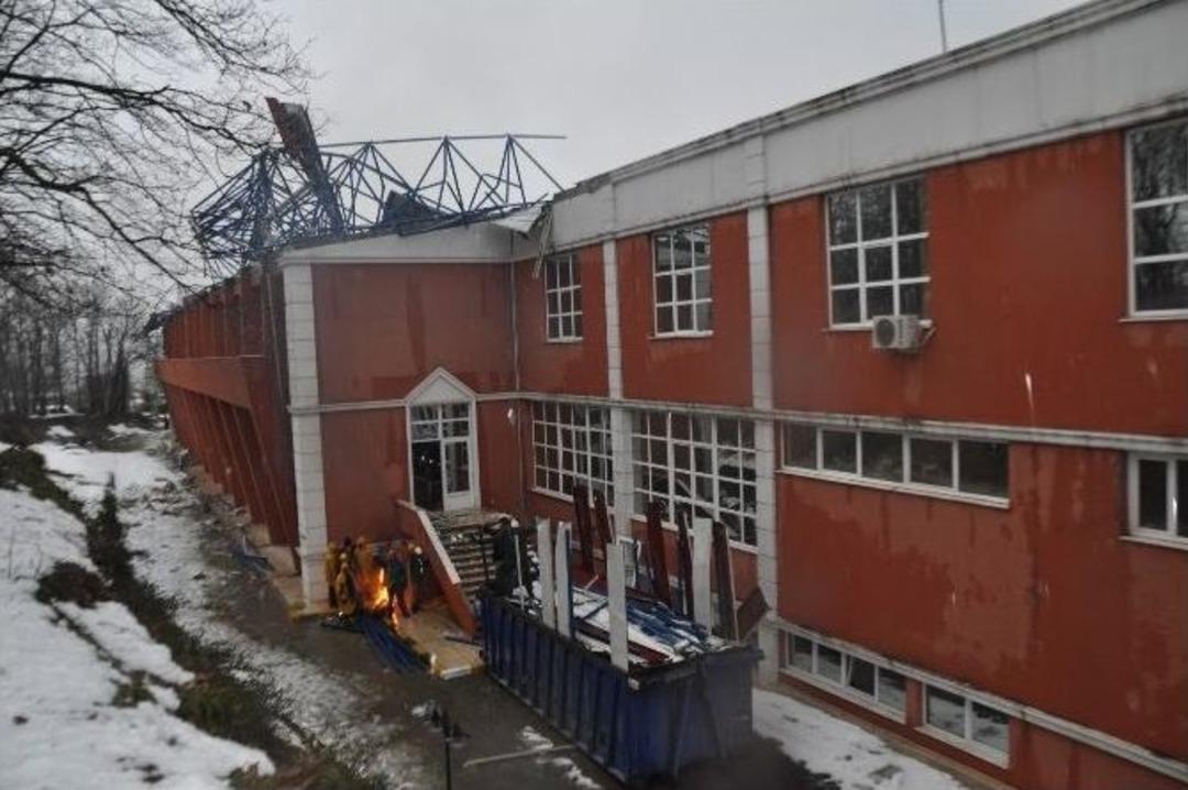 Y&uuml;ksekokulun &Ccedil;atısı Onarılmaya Başladı