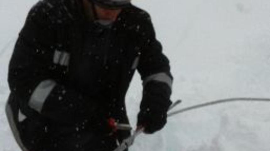 Vedaş Arıza Ekibinin Zorlu M&uuml;cadelesi