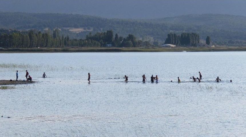 Beyşehir&rsquo;in Sahildeki Parklarına Yoğun İlgi
