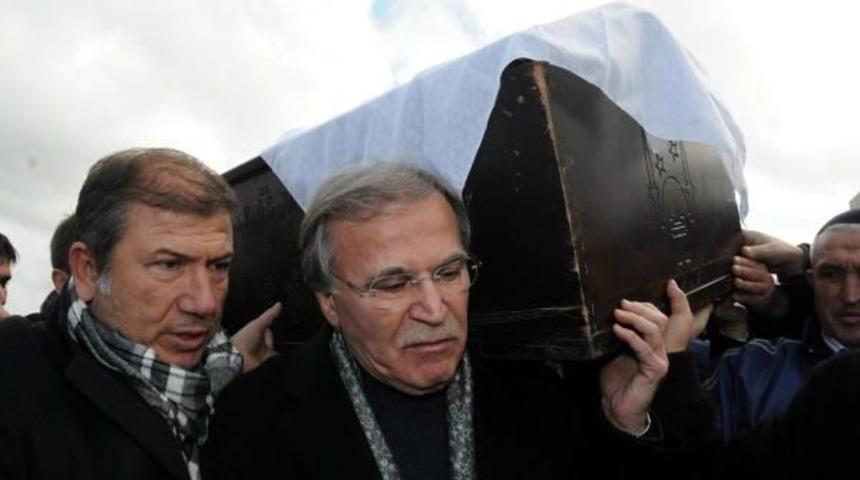 Mehmet ali şahin, eşinin cenazesinde ağladı