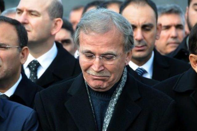 Mehmet ali şahin, eşinin cenazesinde ağladı 3