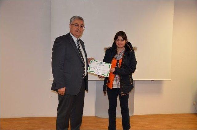 Eğitime Katılanlara Setrtifika Verildi 1