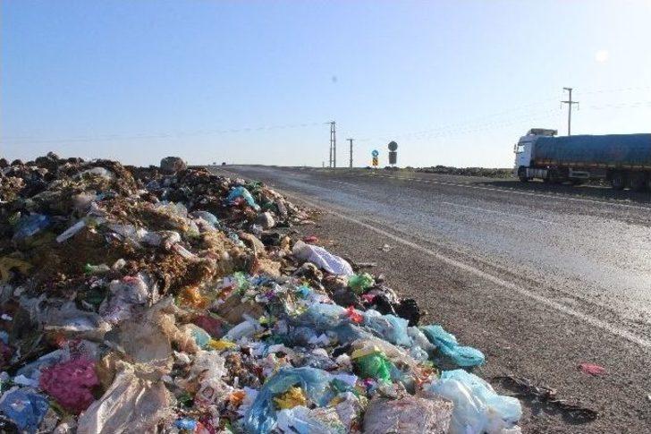 Siverek Şehir Çöplüğü Karayoluna Kadar Taştı G5